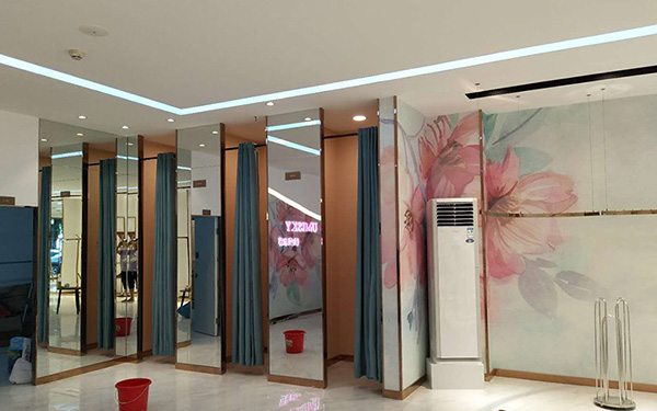 优美服装-连锁店墙布